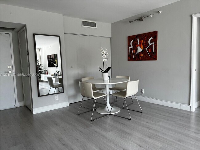 Foto del edificio - 20355 NE 34th Ct