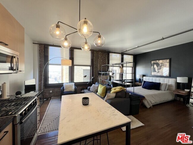 Foto del edificio - 460 S Spring St