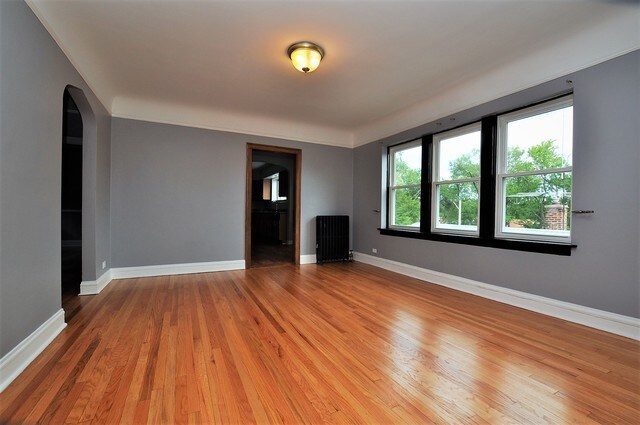 Building Photo - 6240 N Sacramento Ave