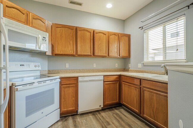 Building Photo - 2485 Fountainhead Blvd