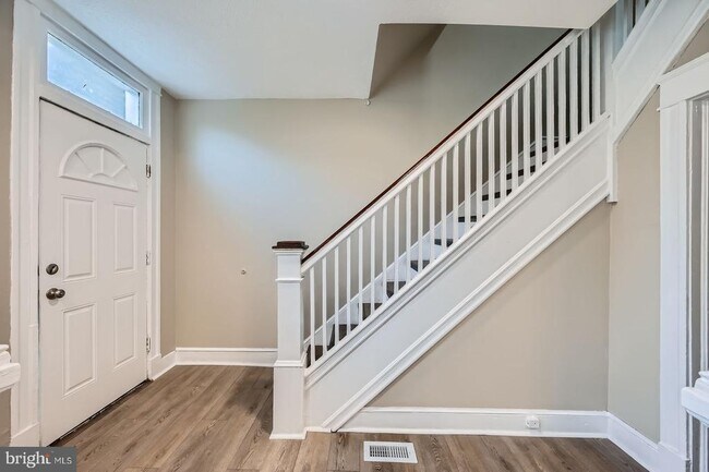 Building Photo - 2438 Druid Park Dr