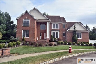 Building Photo - 15 Olsen Ct