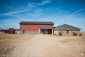 Building Photo - 19200 Laramie Dr