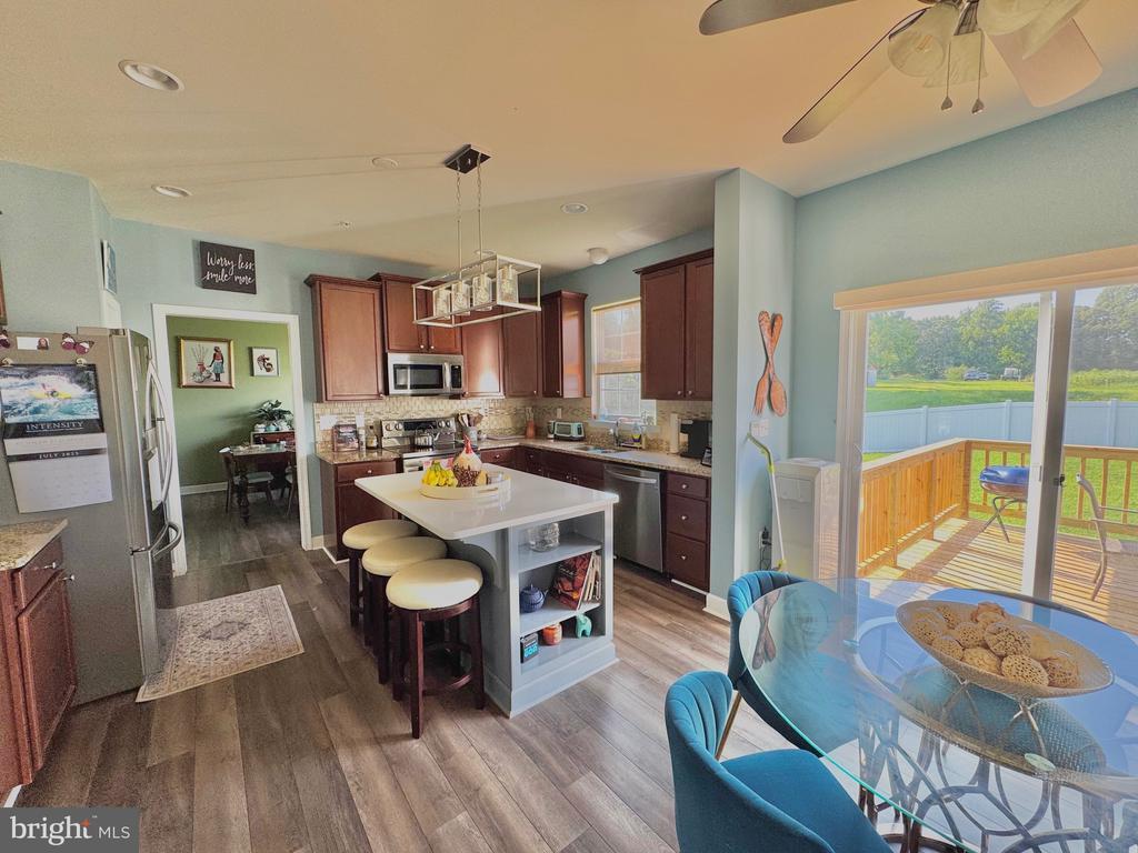 Primary Photo - 220 Fountain Ln