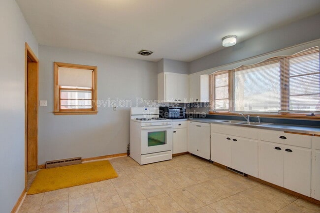 Building Photo - 509 E Jefferson St