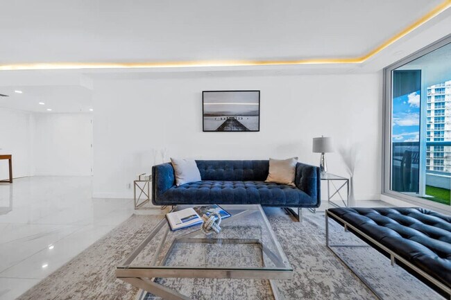 Foto del edificio - 1717 N Bayshore Dr