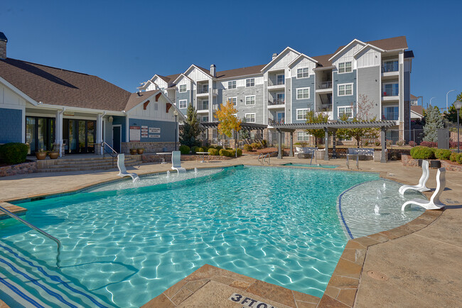 Building Photo - Peaks at Woodmen