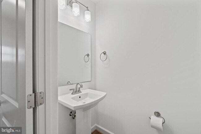 Building Photo - 115 CORALYROSE Ct