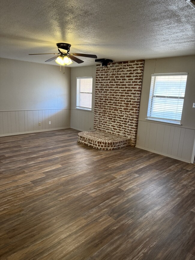 Building Photo - 371 Rs County Rd 2140