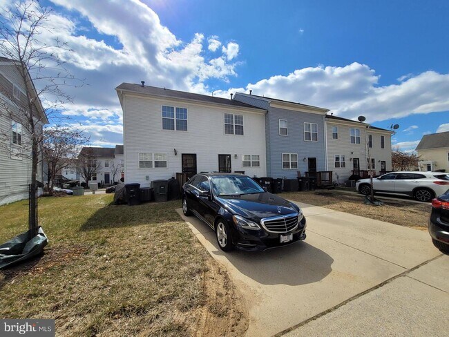 Building Photo - 1813 Tobias Dr SE