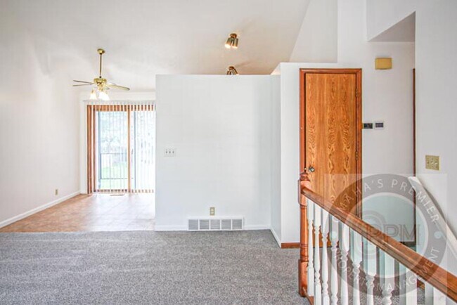 Foto del edificio - Spacious 3 Bedroom / 3 Bathroom Home!