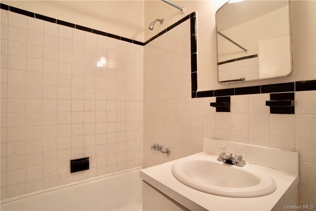 Foto del edificio - 2 Sadore Ln