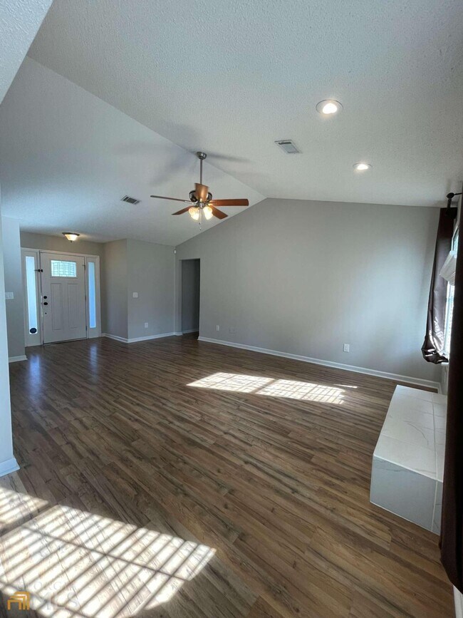 Building Photo - 217 Bracken Fern Way