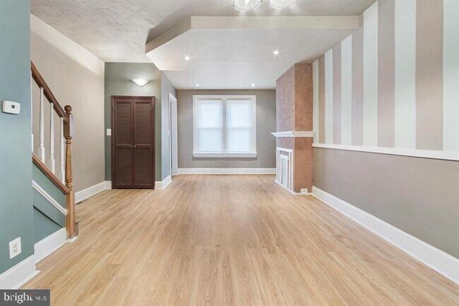 Foto del edificio - 743 E Willard St