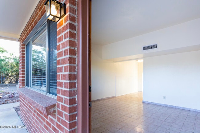 Foto del edificio - 535 N Cimarron St