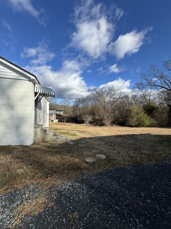 Building Photo - 1470 Hilltop St