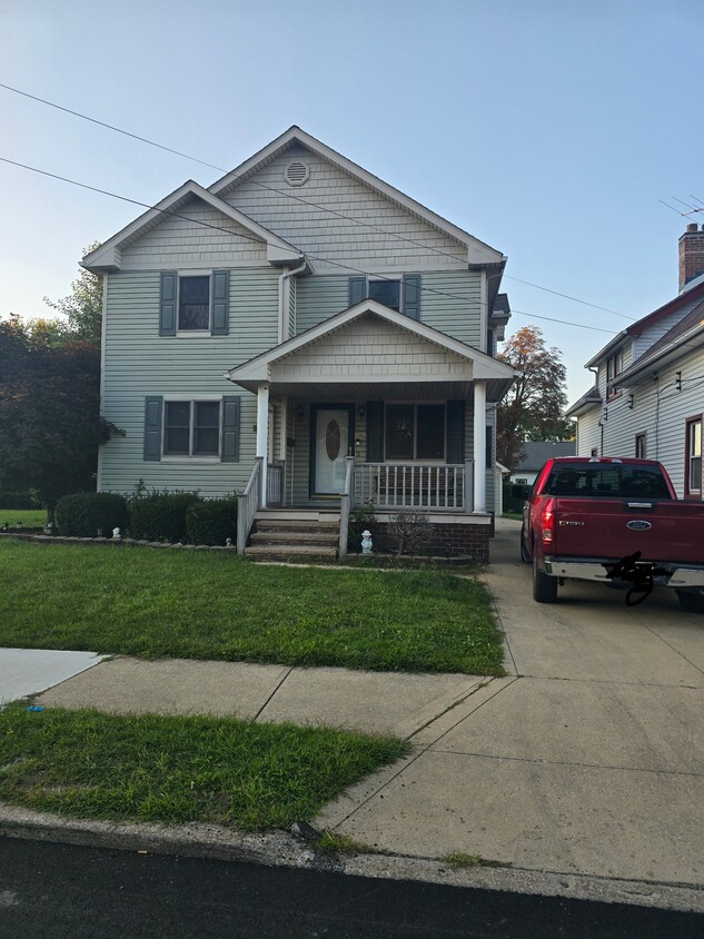 Primary Photo - 12602 Bennington Ave