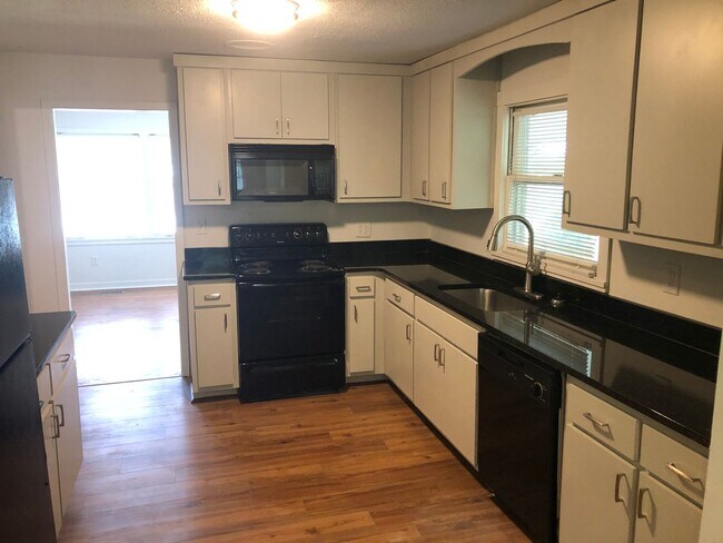 Foto del edificio - 4049 Norwood Dr