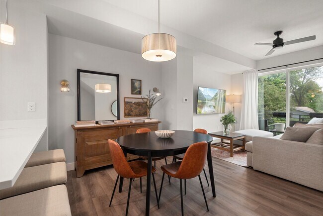 Foto del edificio - Modern Townhome Living in Lakewood – $2,65...