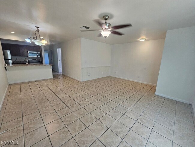 Foto del edificio - 3721 Skyline Blvd