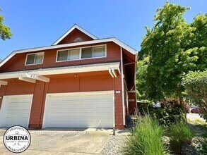 Building Photo - 31 Meadowbrook Ct