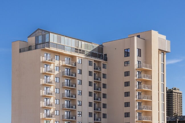 Building Photo - Boardwalk House A-02 | 1BR with Balcony, 549 SF