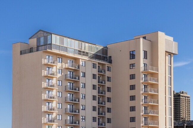 Foto del edificio - Boardwalk House A-05 | Renovated 2BR with Balcony, 733 SF