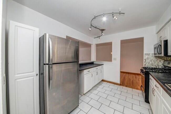 Foto del edificio - 5300 Carriage Way Dr