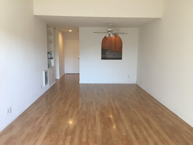 Foto del edificio - 696 Athol Ave