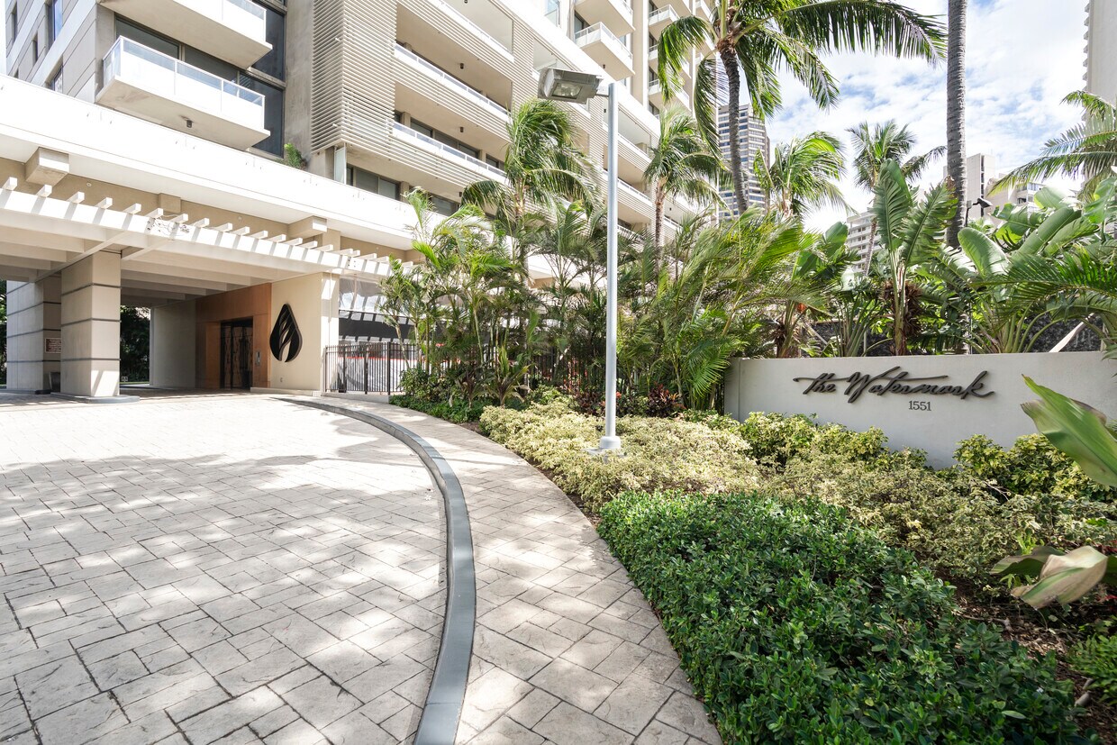 Foto principal - 1551 Ala Wai Blvd