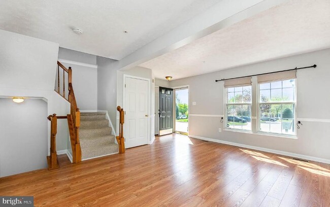 Building Photo - 159 Glen View Terrace
