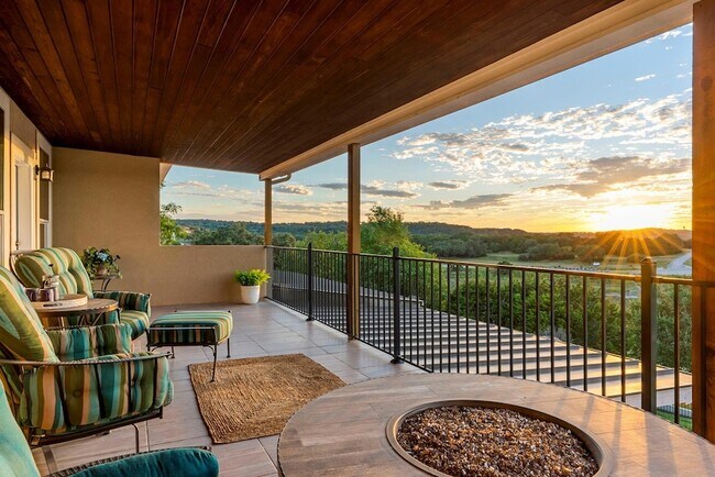 Foto del edificio - 1472 Kings Cove Dr