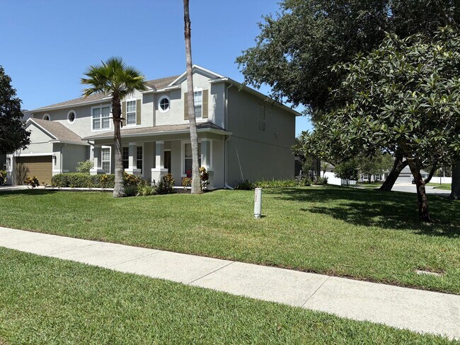 Building Photo - Stunning 6-Bedroom Pool Home in Desirable ...