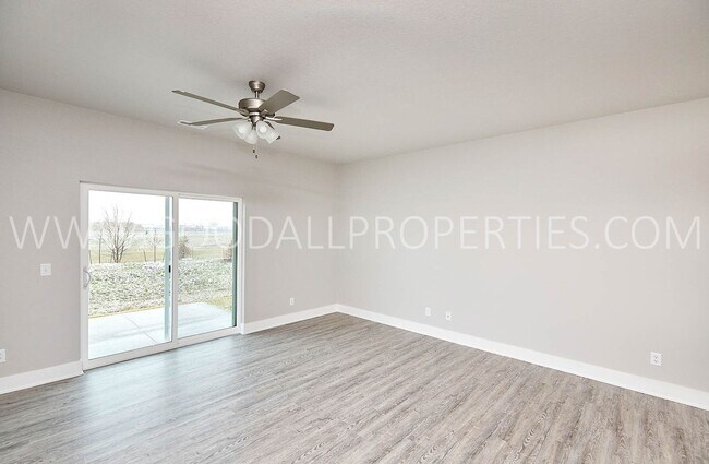 Foto del edificio - Price reduction** Beautiful 3 bedroom 2.5 ...