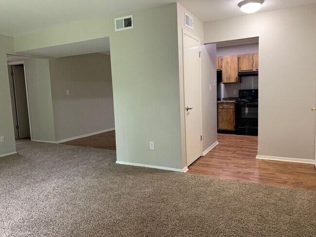 Building Photo - 1181 Abbey Ln