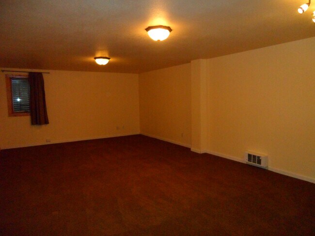 Foto del edificio - 1409 Thaxton Ct