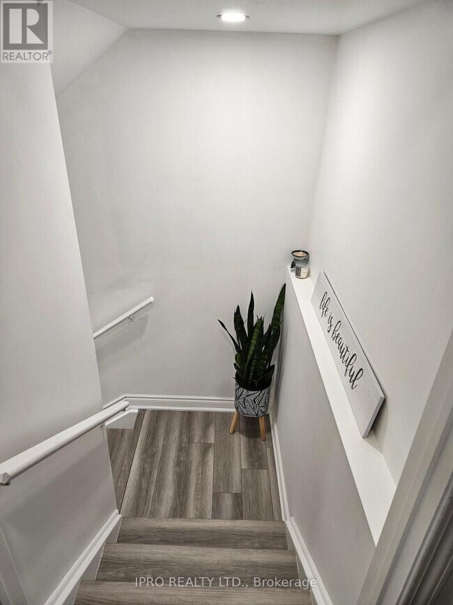 Photo du bâtiment - 1615 Severn Dr