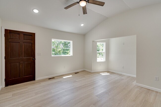 Foto del edificio - 887 Kinsey St