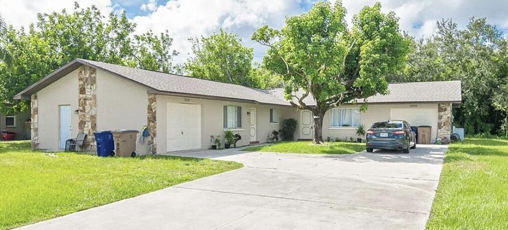 Foto principal - 12359 First St