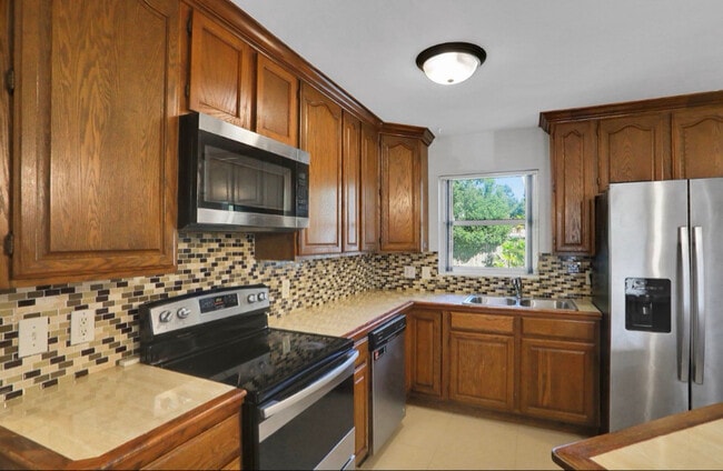 Foto del edificio - 7415 Leroy Dr