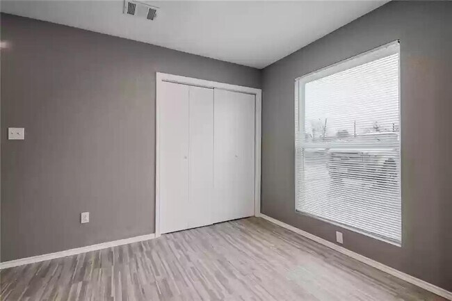 Foto del edificio - 8410 Riverstone Dr