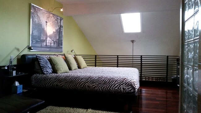 Master king size bed upstairs - 1429 N Waccamaw Dr