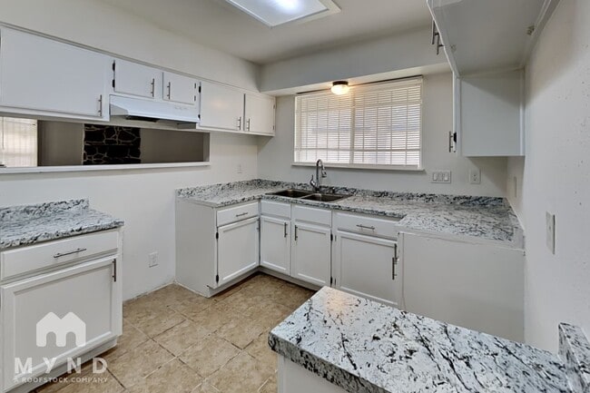 Foto del edificio - 13027 Nature Trail