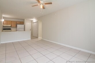 Building Photo - 2771 Riverside Dr