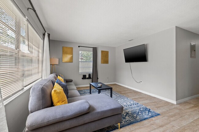 Foto del edificio - 4219 E Henry Ave