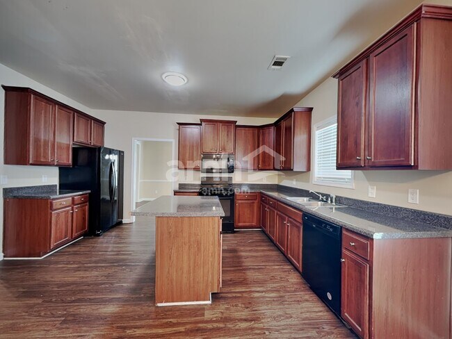 Foto del edificio - 148 Crescent Woode Dr