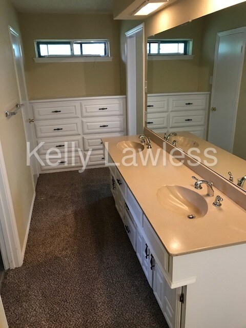 Foto del edificio - 1036 Cottonwood Dr