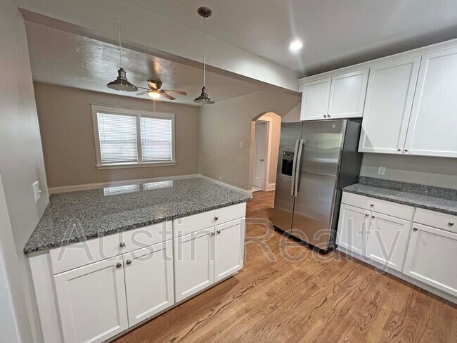 Building Photo - 7316 Lindell Blvd