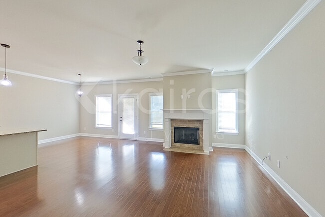 Building Photo - 274 Sunnyview Dr