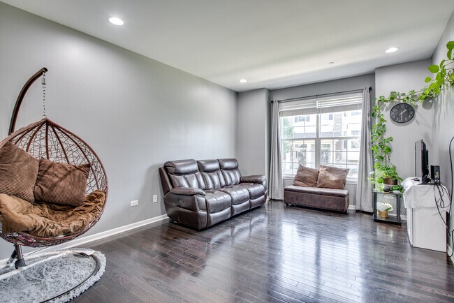 Foto del edificio - 2875 Henley Ln